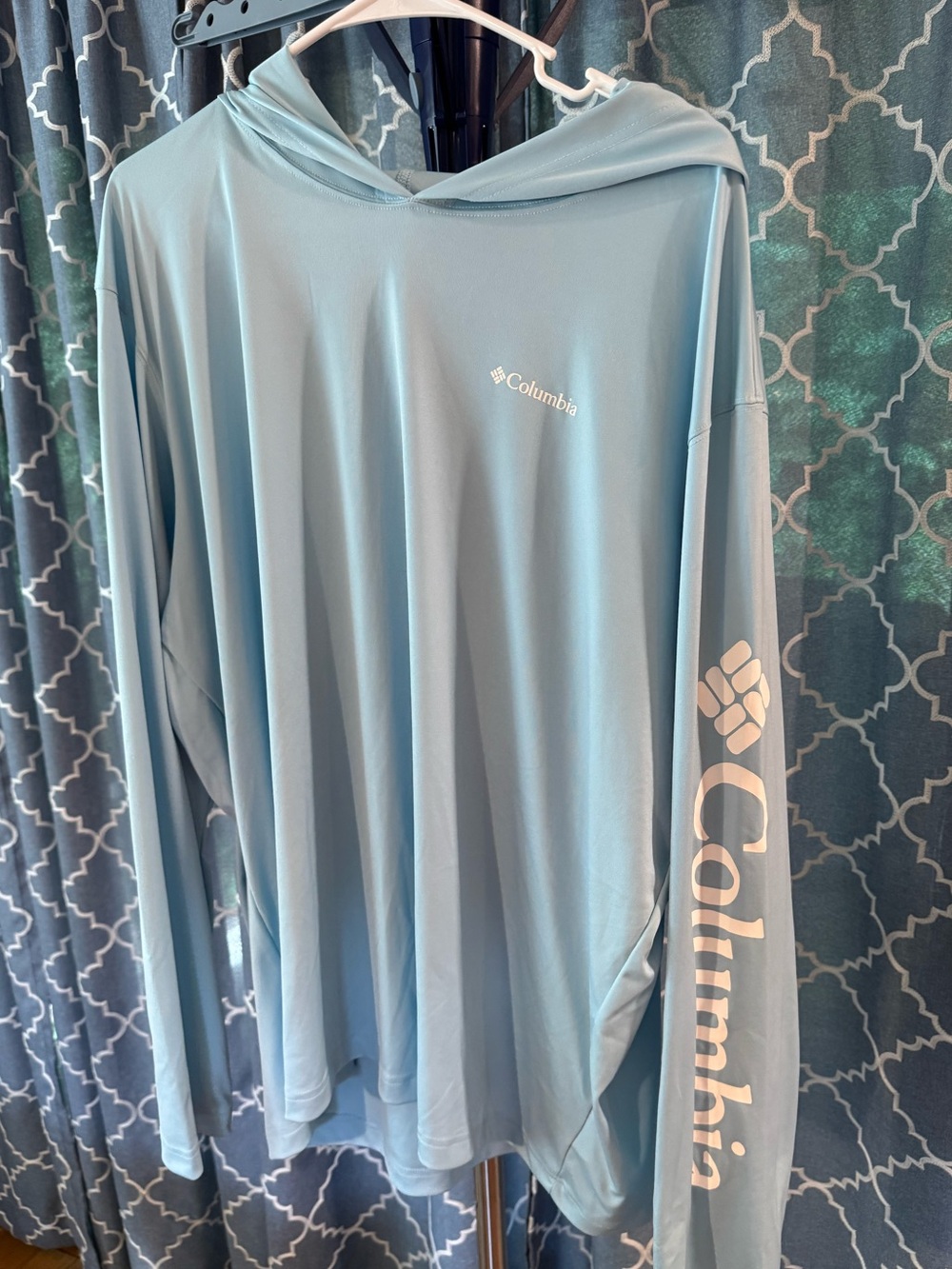 Columbia Women’s Light Blue Columbia and Purple Eddie Bauer Hood Performance Top - Picture 2 of 10
